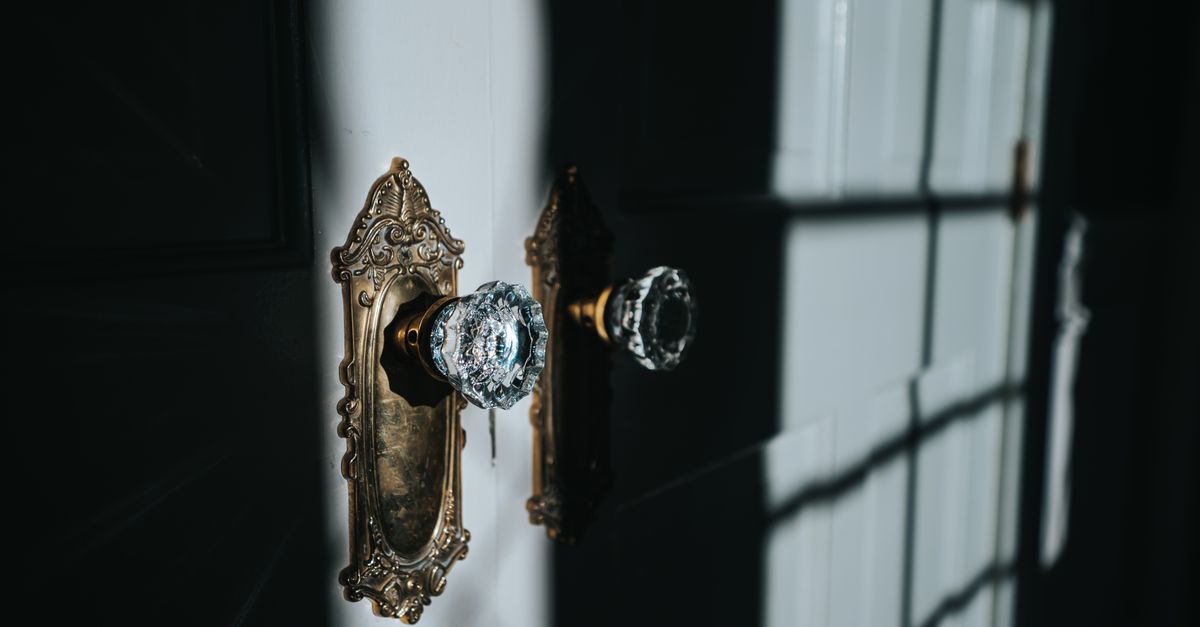 Door Knob Lock Buying Guide for California Homes — Studio City Locksmith