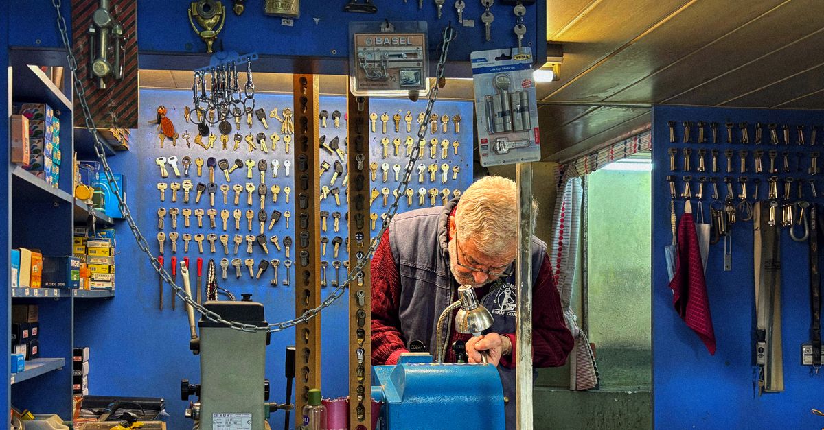 How to Know if a Locksmith Is Legit Before You Book — Studio City Locksmith