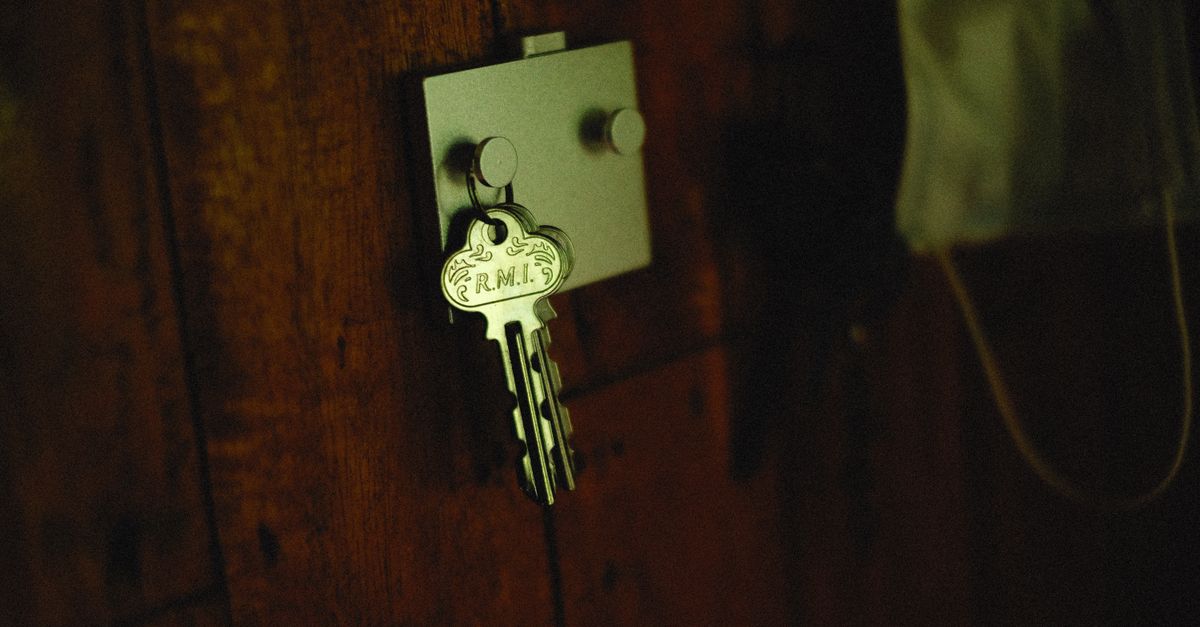 key maker professional — Studio City Locksmith